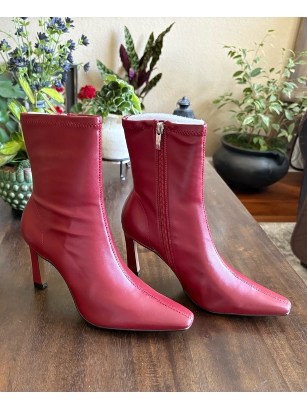 New in Box! STEVEN by Steve Madden Sally Bootie Burgundy
Women’s Size 8